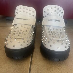 STEVE MADDEN Women's Malvern Studded Lug Sole Creme Loafers Size 11M